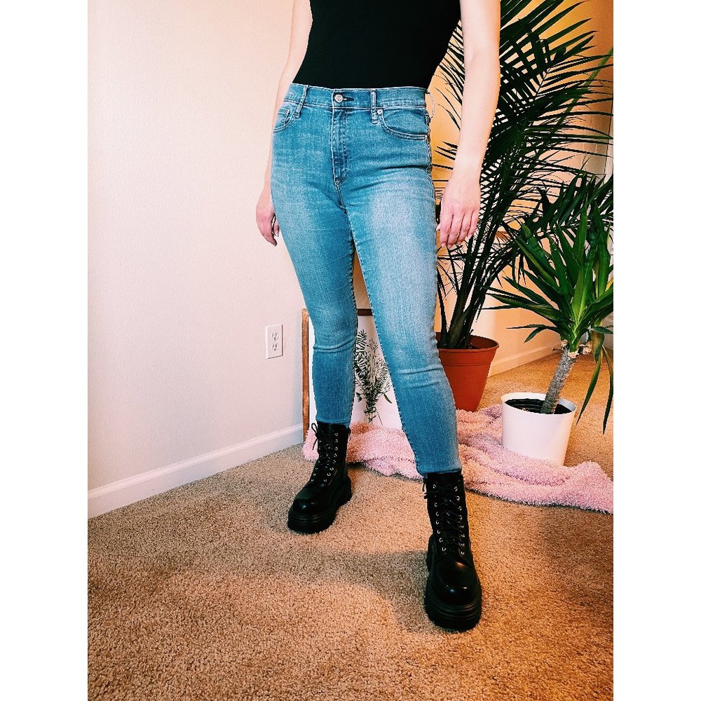 Gap Skinny Jeans - Size 12